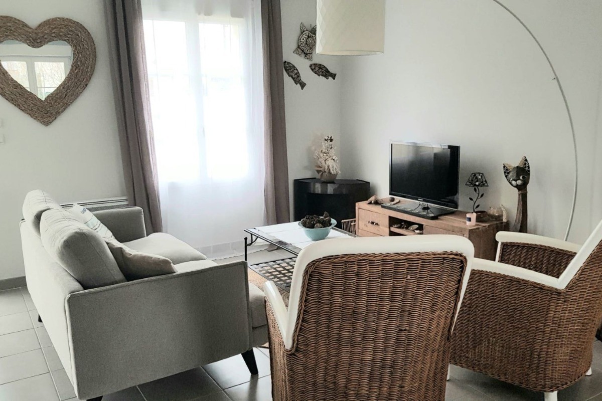 Salon de la  maison de vacances LA LAURENTAISE pour 4 personnes près de Fouras et Chatelaillon en Charente maritime