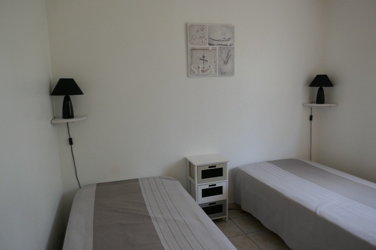 Chambre avec 2 lits en 90