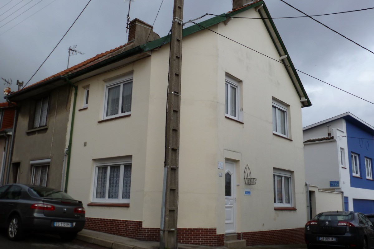 Façade de la maison "Les Embruns"