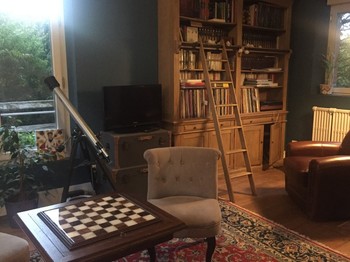 Bibliothèque , salle de détente