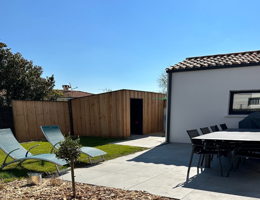 Terrasse - jardin clos - abri vélos