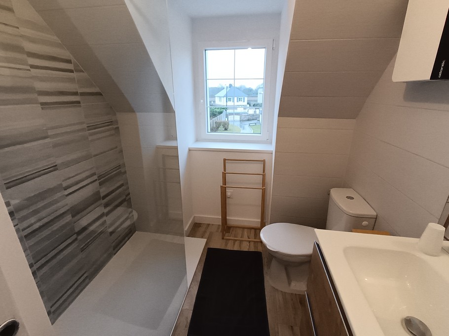 Shower room upstairs