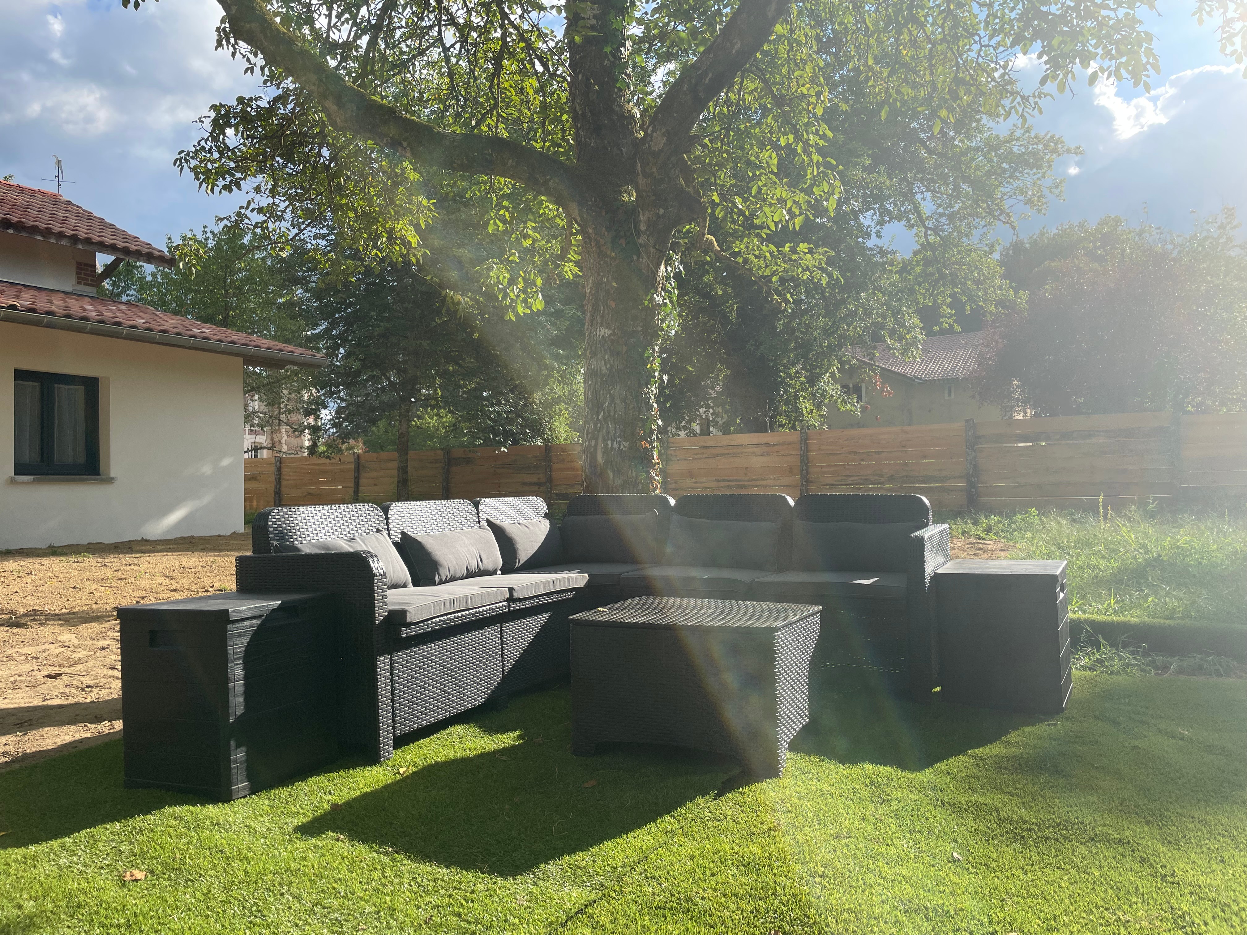 Gîte d'Hybère - Salon de jardin arrière