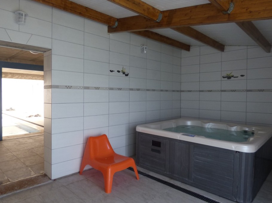 spa dans local attenant
