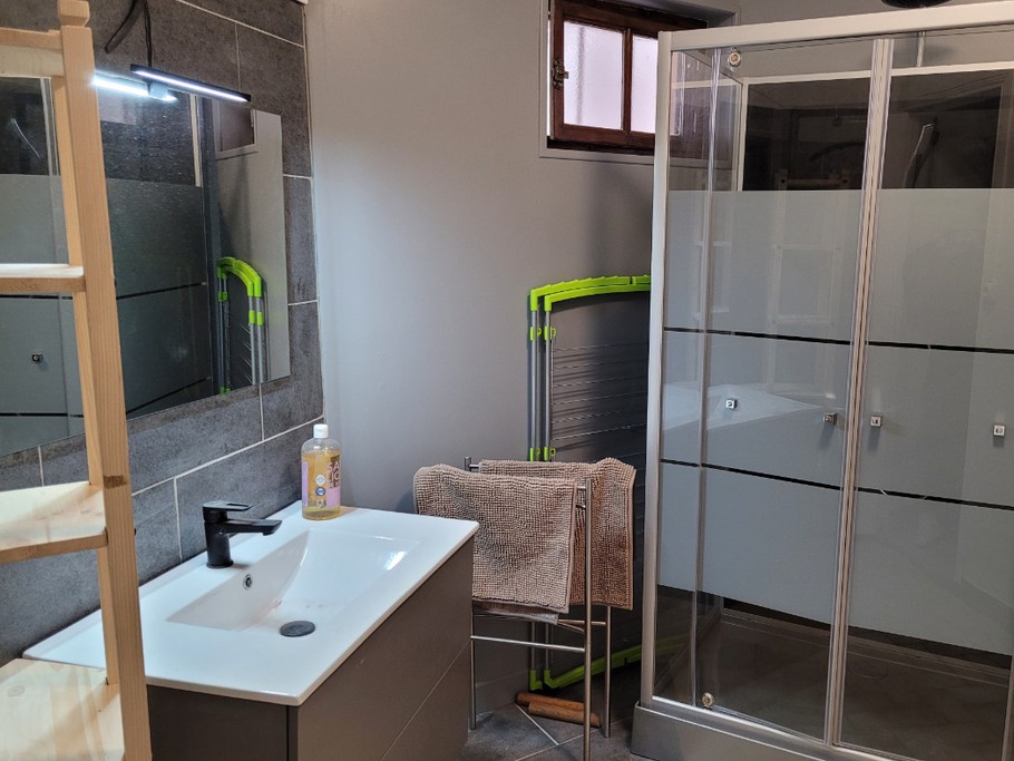 Salle de douche, toilette plein pieds