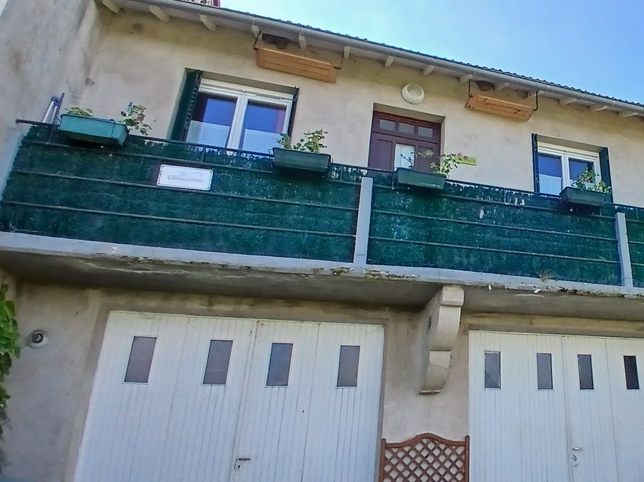 Gîte "Les Châtaigniers", Sarcenat, Orcines, Puy de Dôme, Auvergne - Extérieur