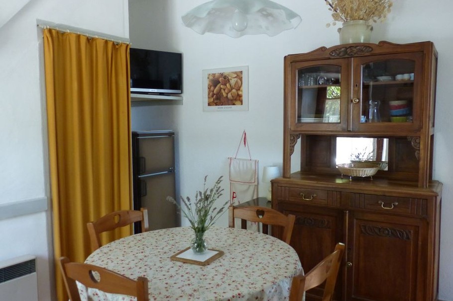 Salle à manger au rez-de-chaussée.