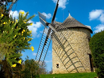 Le Moulin du Mont-Dol dans la Baie du Mont Saint-Michel