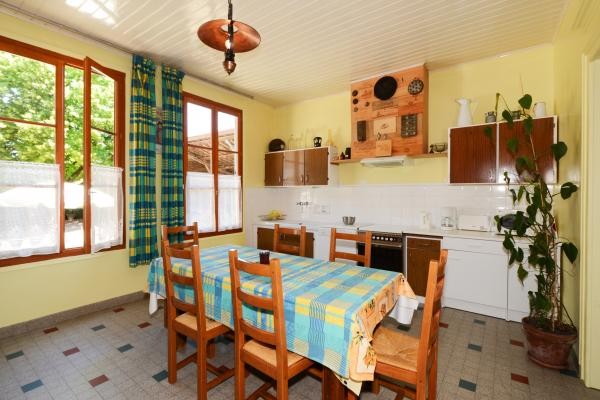 grande cuisine clairee / espace repas