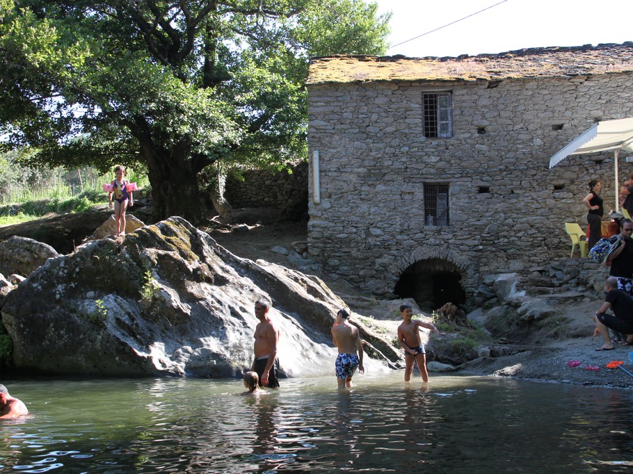 Rivière fraiche à 20 minutes de St Florent.