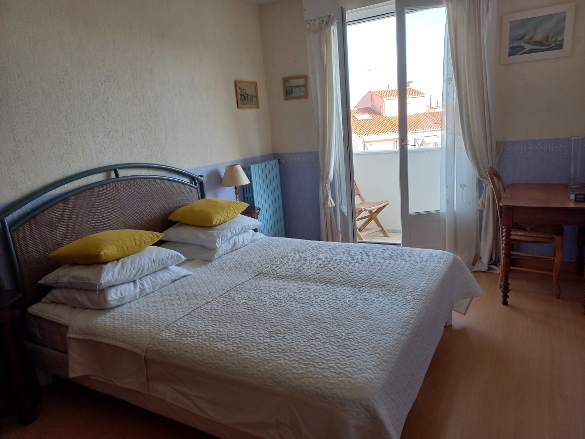 Parents' bedroom