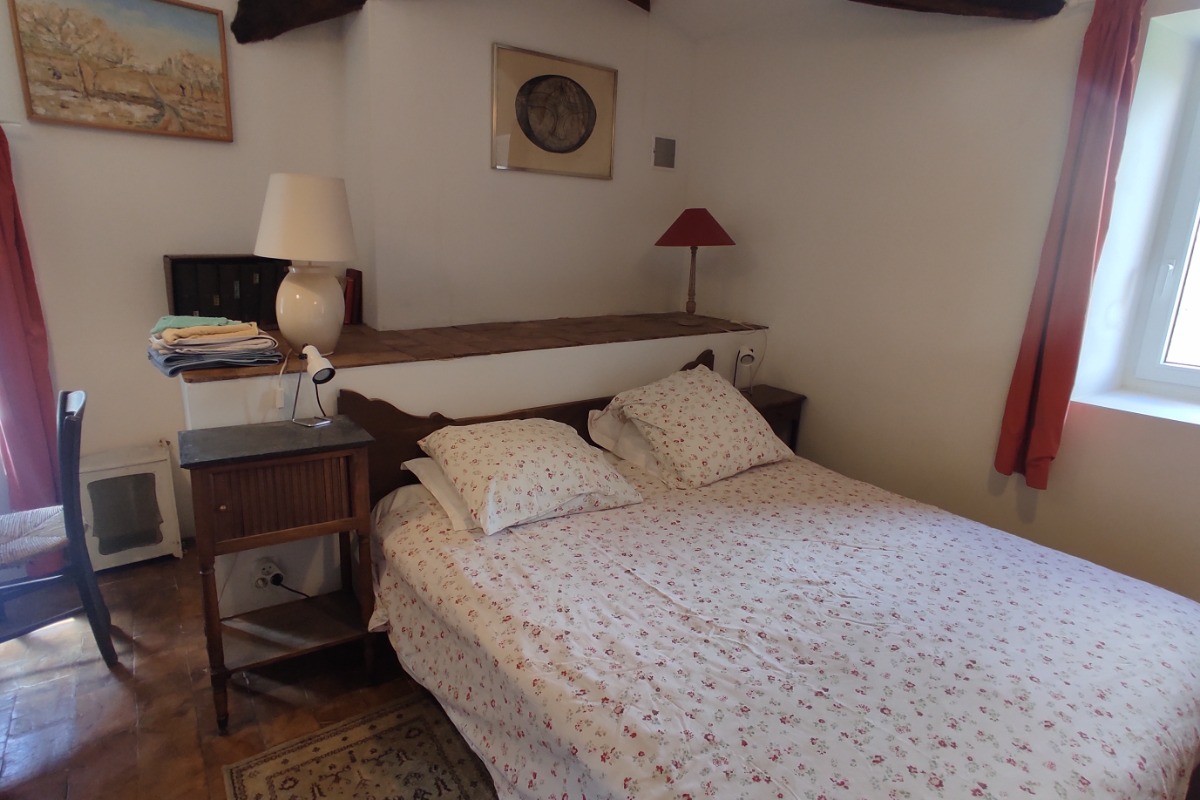 La Treille - location de vacances à la campagne pour 2 personnes - la chambre