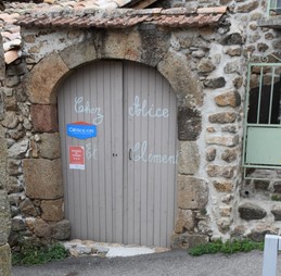 l'entrée du gite/ 3 clés/3 étoiles/ maison de caractère