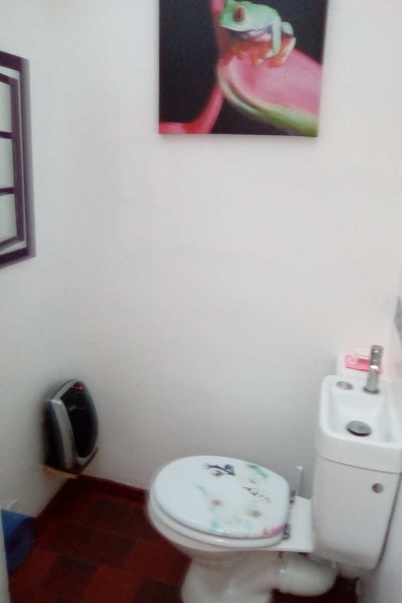 wc/lave main rez-chaussé