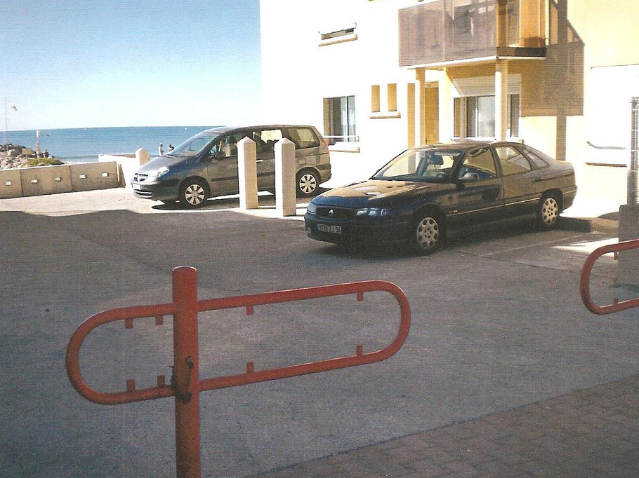 Parking privé inclus pour stationner facilement pendant vos vacances dans l’Hérault