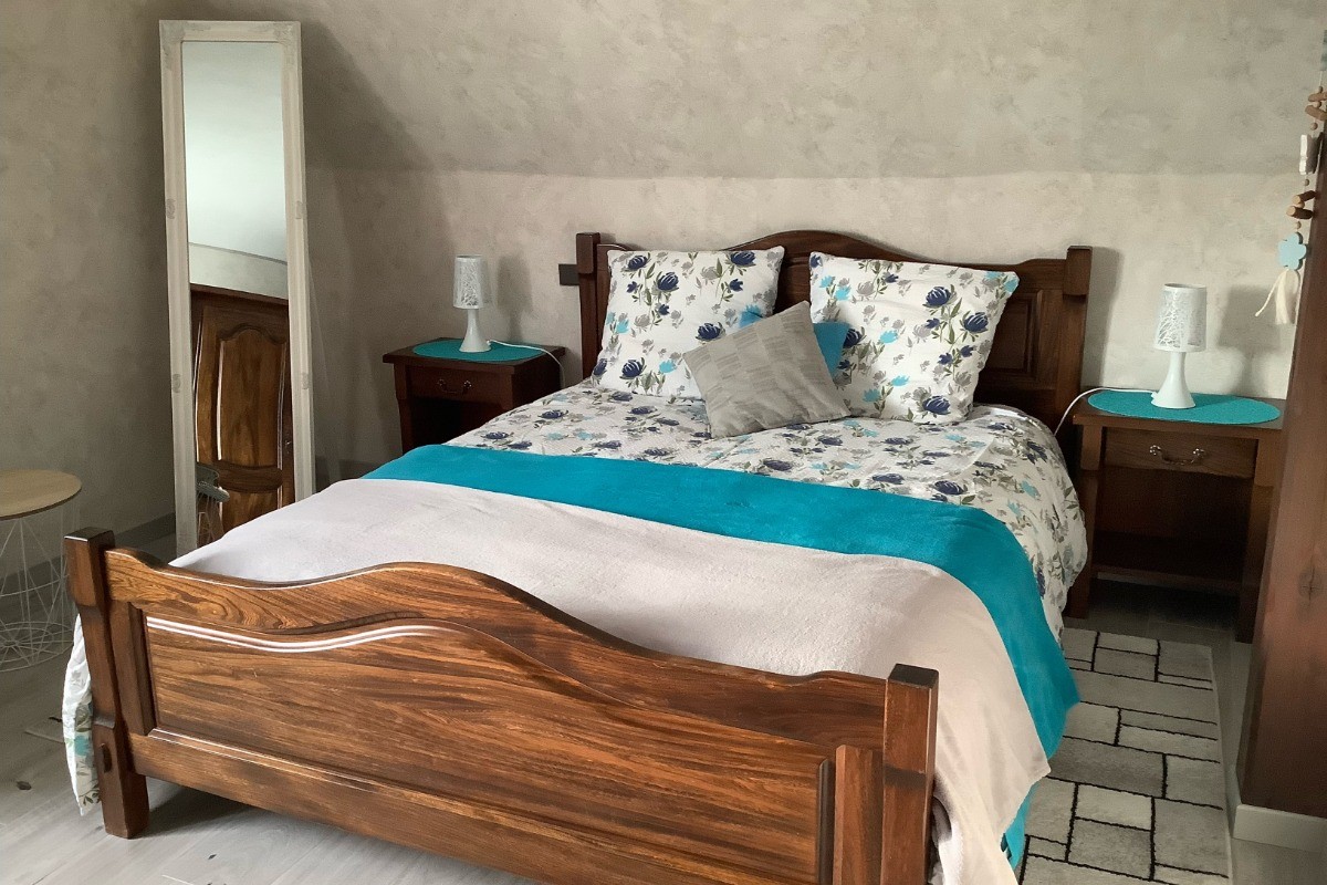 chambre turquoise lit 140x190