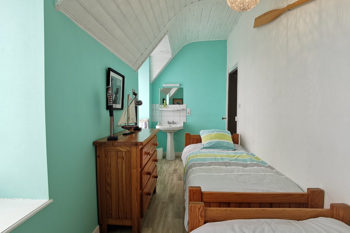 Etage: Chambre 3 - 2 lits 80