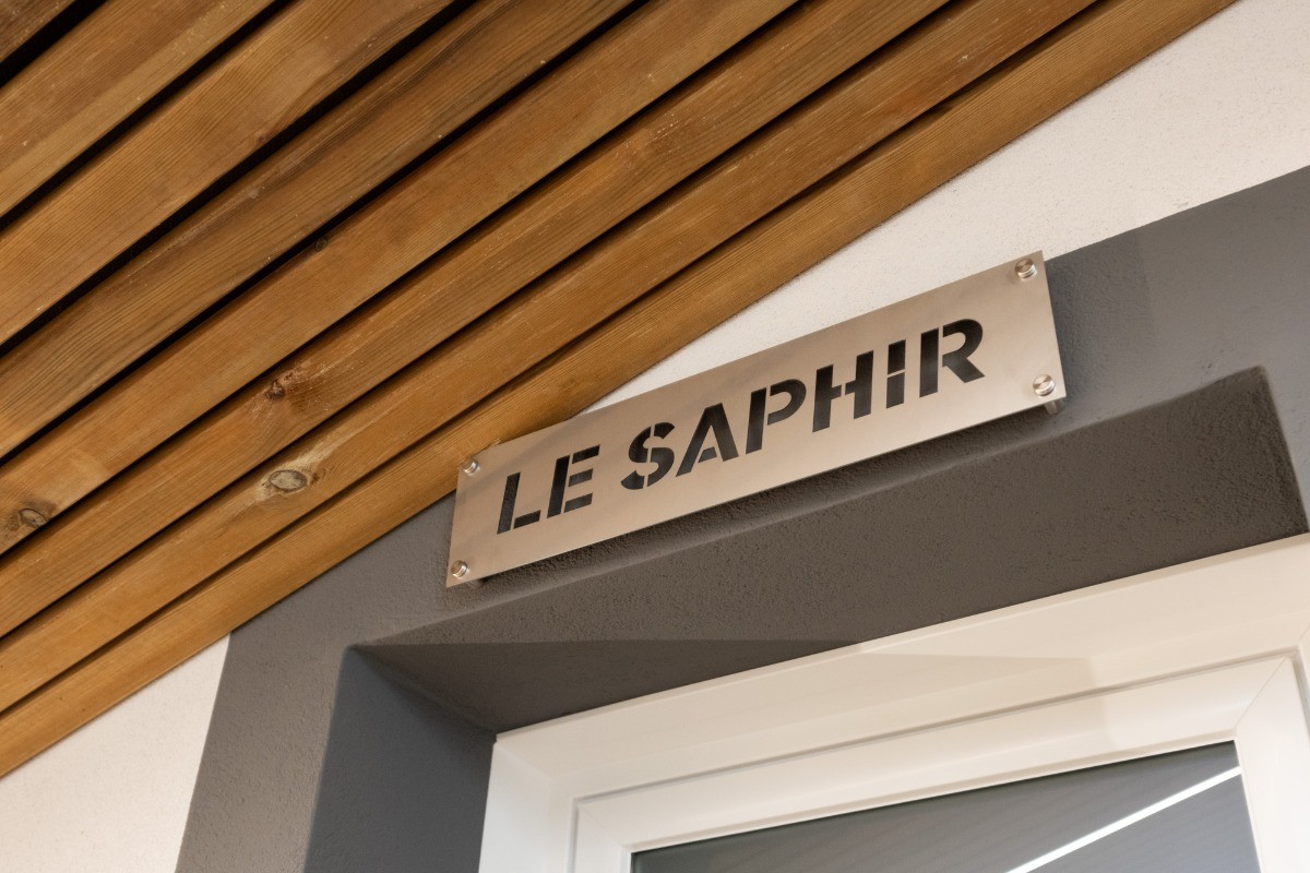 Studios Belross Le Saphir