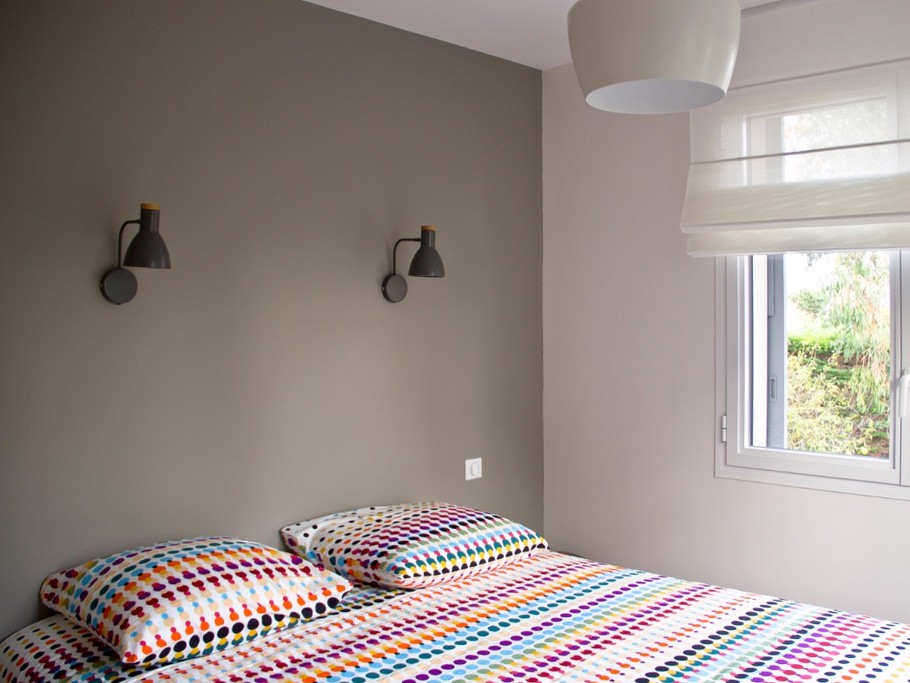 Chambre lumineuse avec double fenêtre