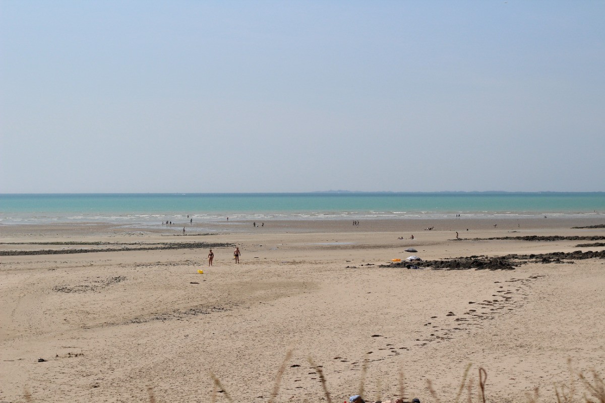 Grande plage de sable fin