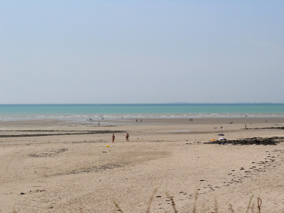 Grande plage de sable fin
