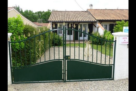 entrée avec parking