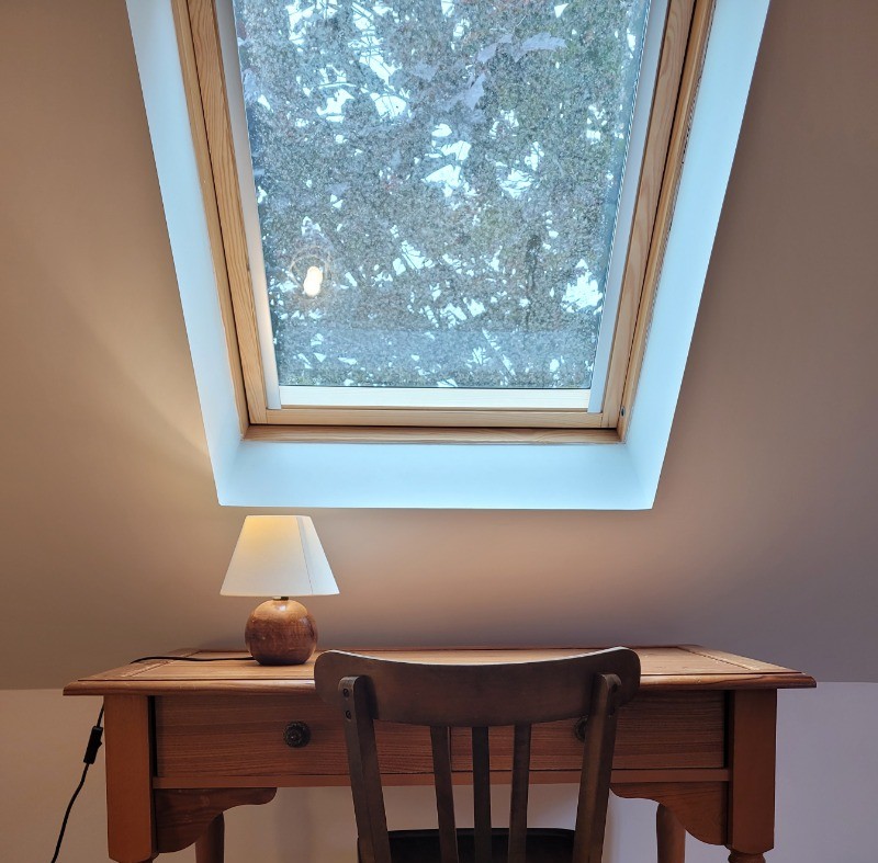 Chauvin, location, Clévacances, Paimpol, Plounez, chambre étage droite lit 160 avec bureau