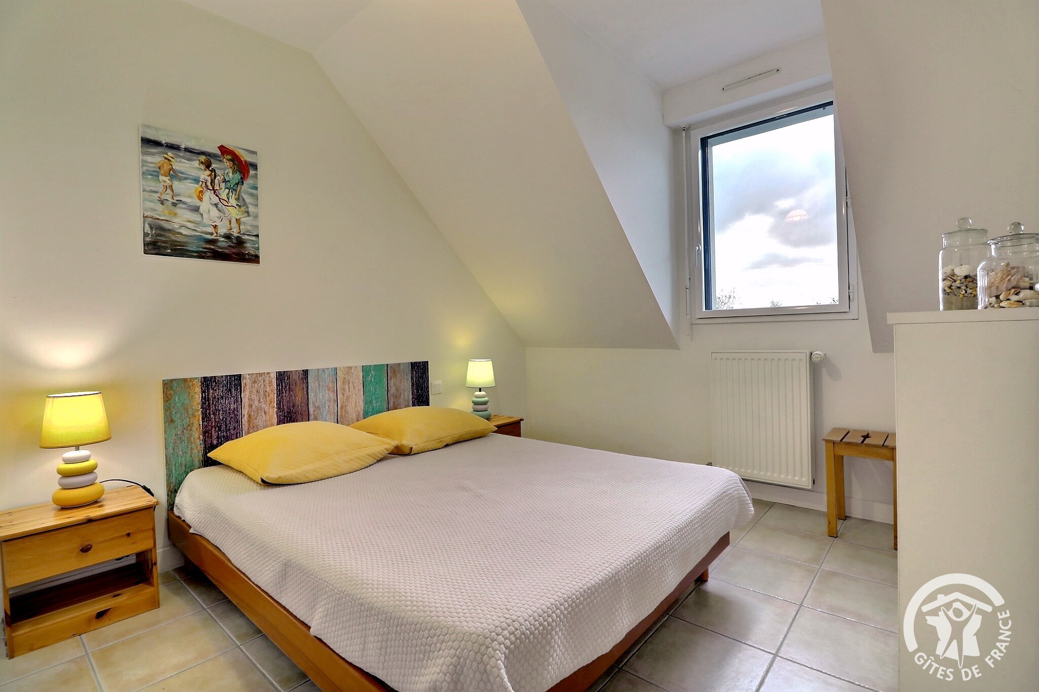 Chambre avec lit 140