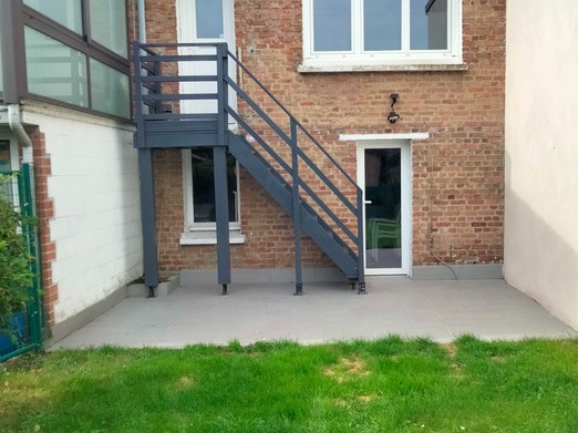 Extérieur/ jardin avec terrasse