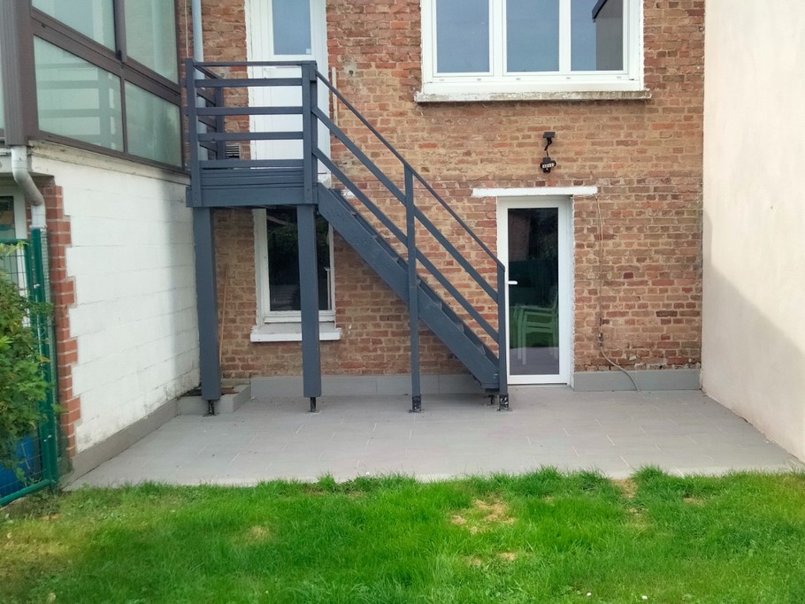 Extérieur/ jardin avec terrasse