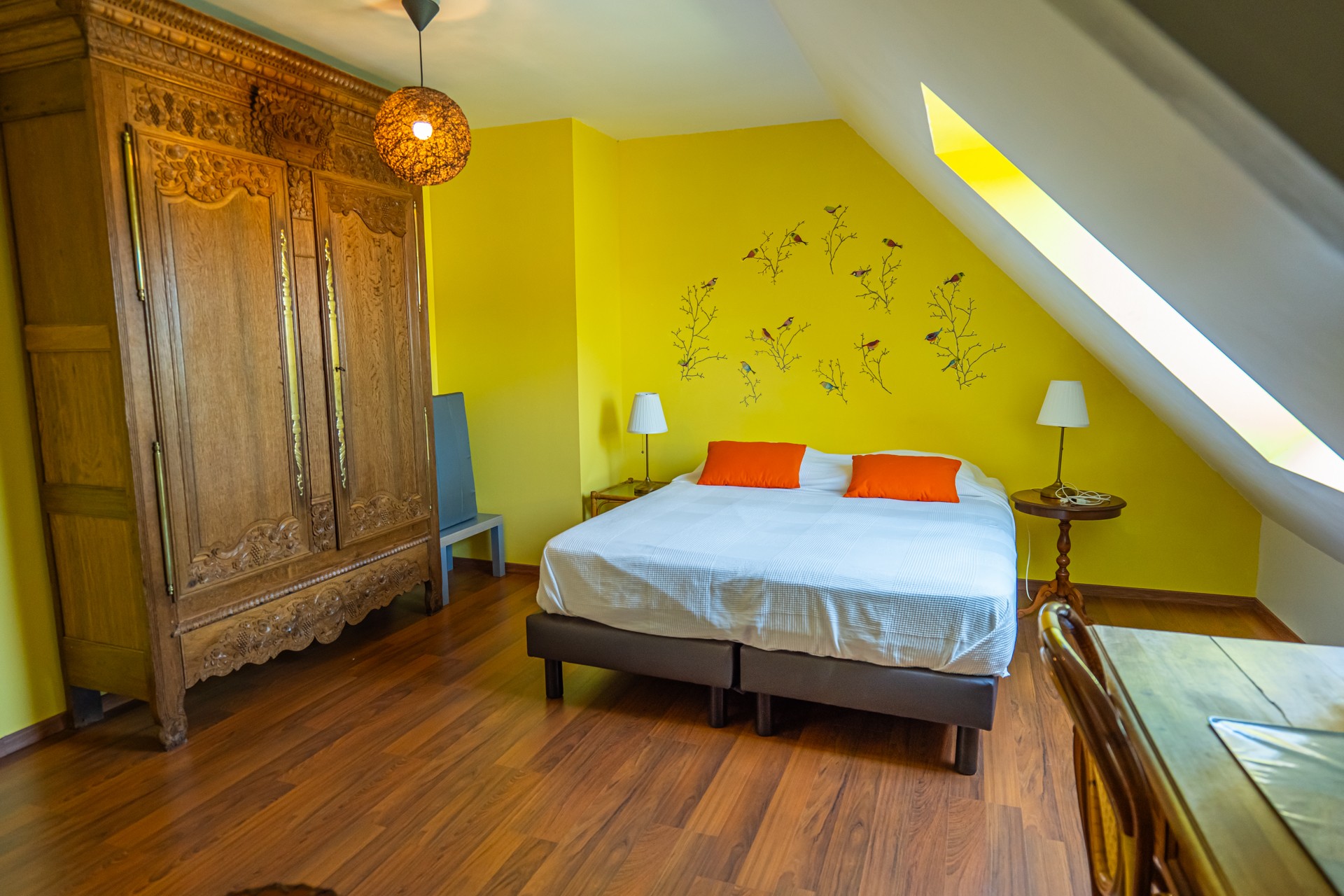Chambre jaune étage