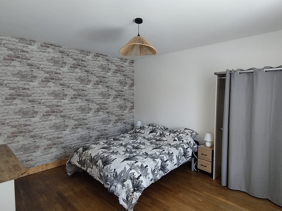 Gîte Philomène, Saint Léger la Montagne, Haute-Vienne: Bedroom 1 (Ground Floor)
