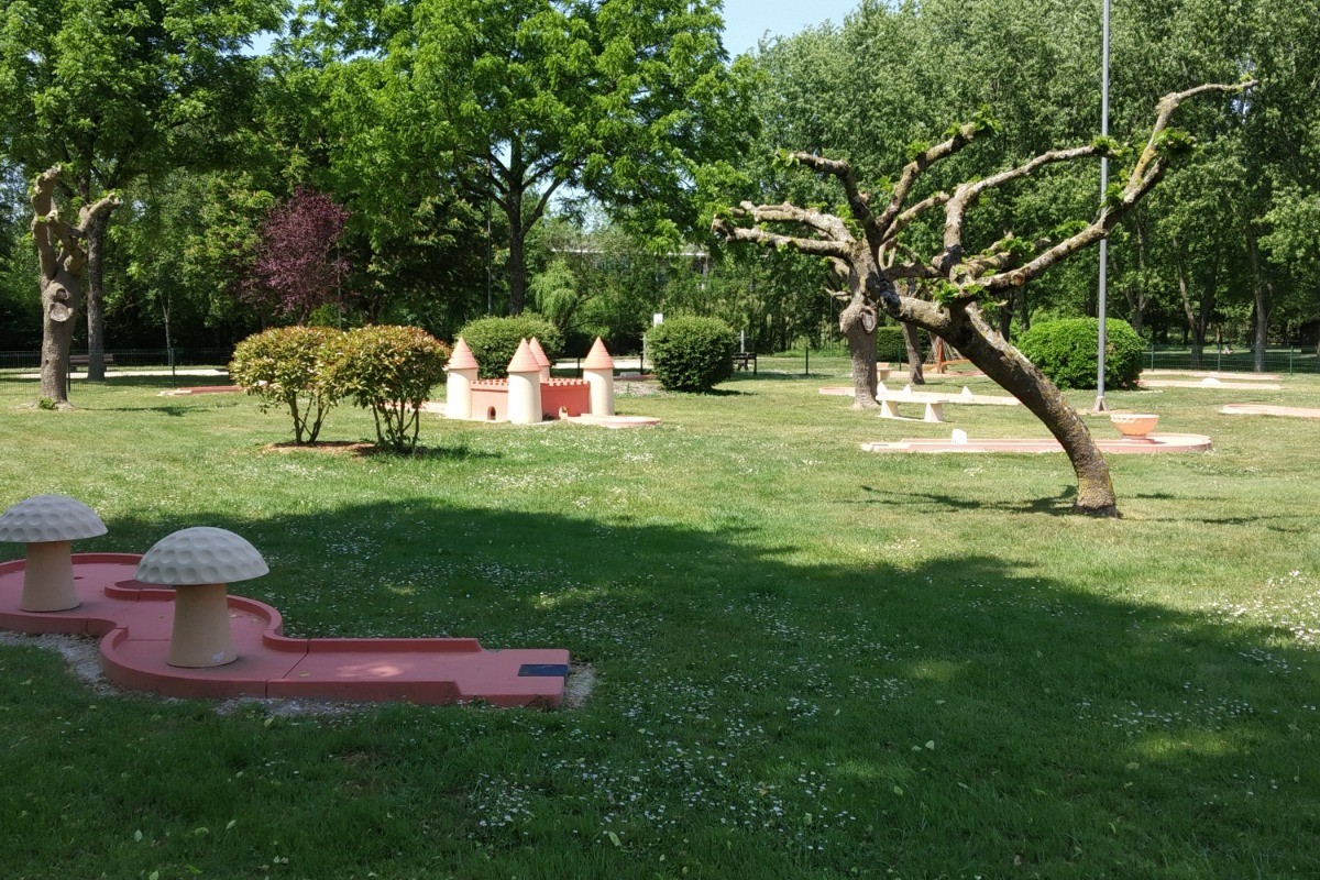Mini golf au plan d'eau