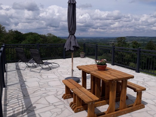 Gîte Morvan - Terrasse avec vue sur le Bazois