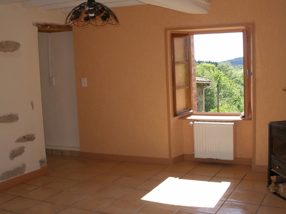 le salon, vue sur le jardin