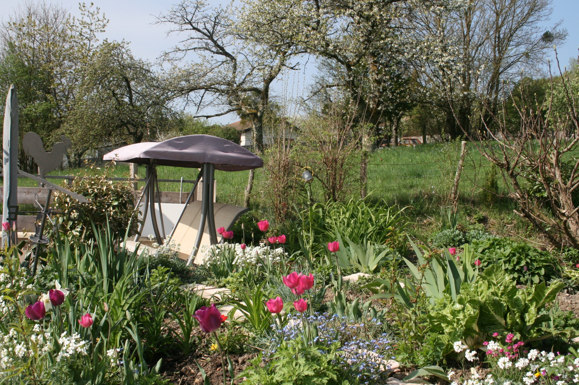 La balancelle de la piscine.