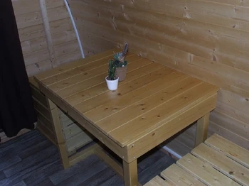 Table et tabouret