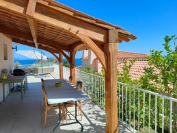 Coin repas extérieur