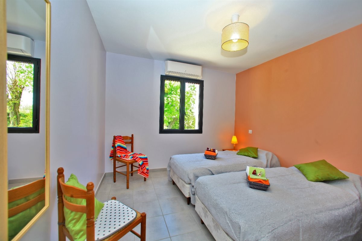 chambre 2 lits 90 rez de chausé