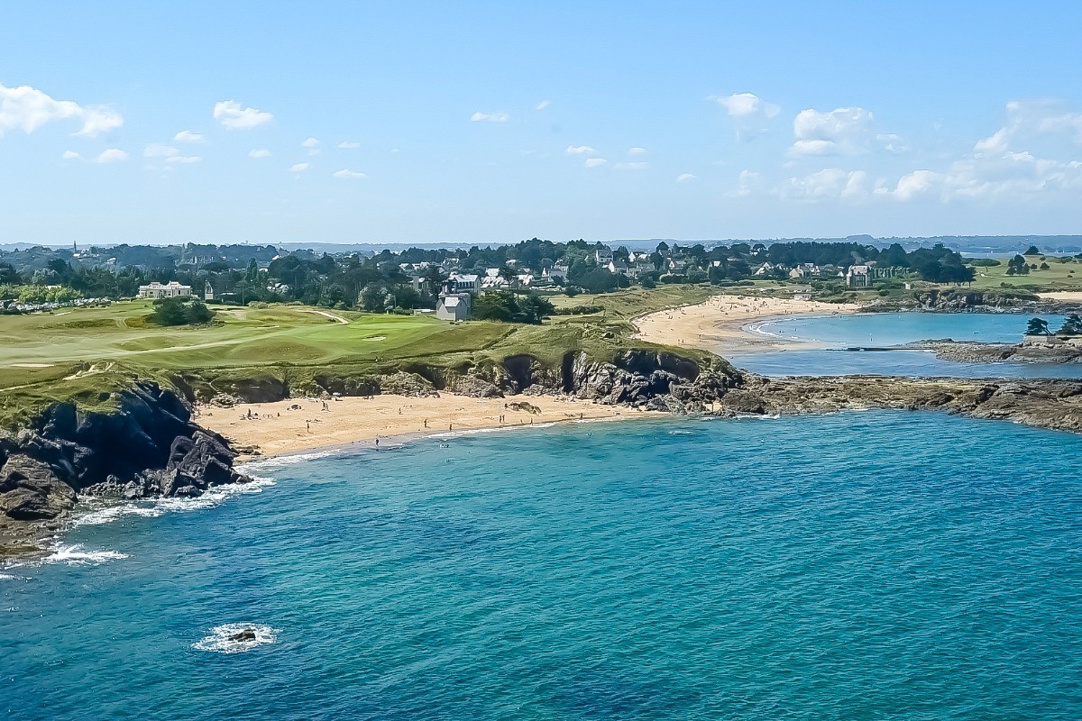 Beaches and the customs path (GR 34) between Saint-Lunaire and Saint-Briac.