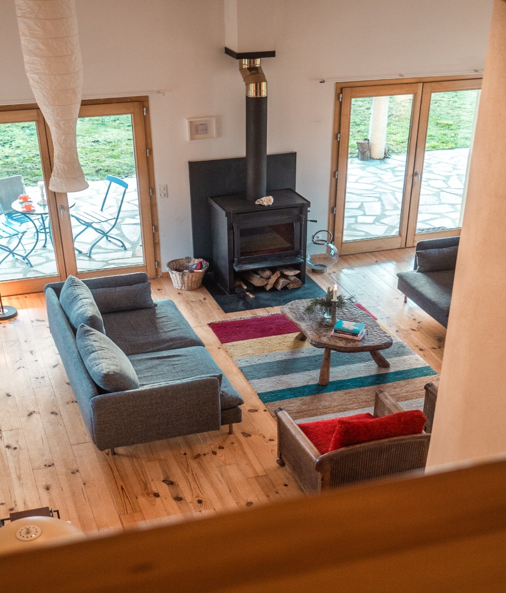 Le salon depuis le premier étage (loft)