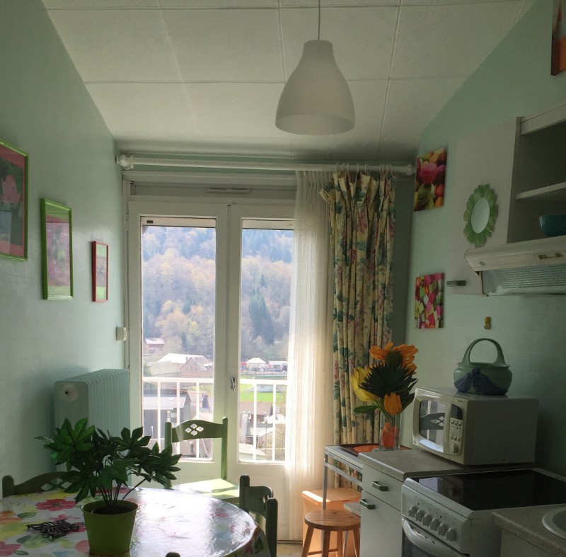 Votre cuisine avec balcon et vue panoramique, possibilité de déj à 4, bien agencée