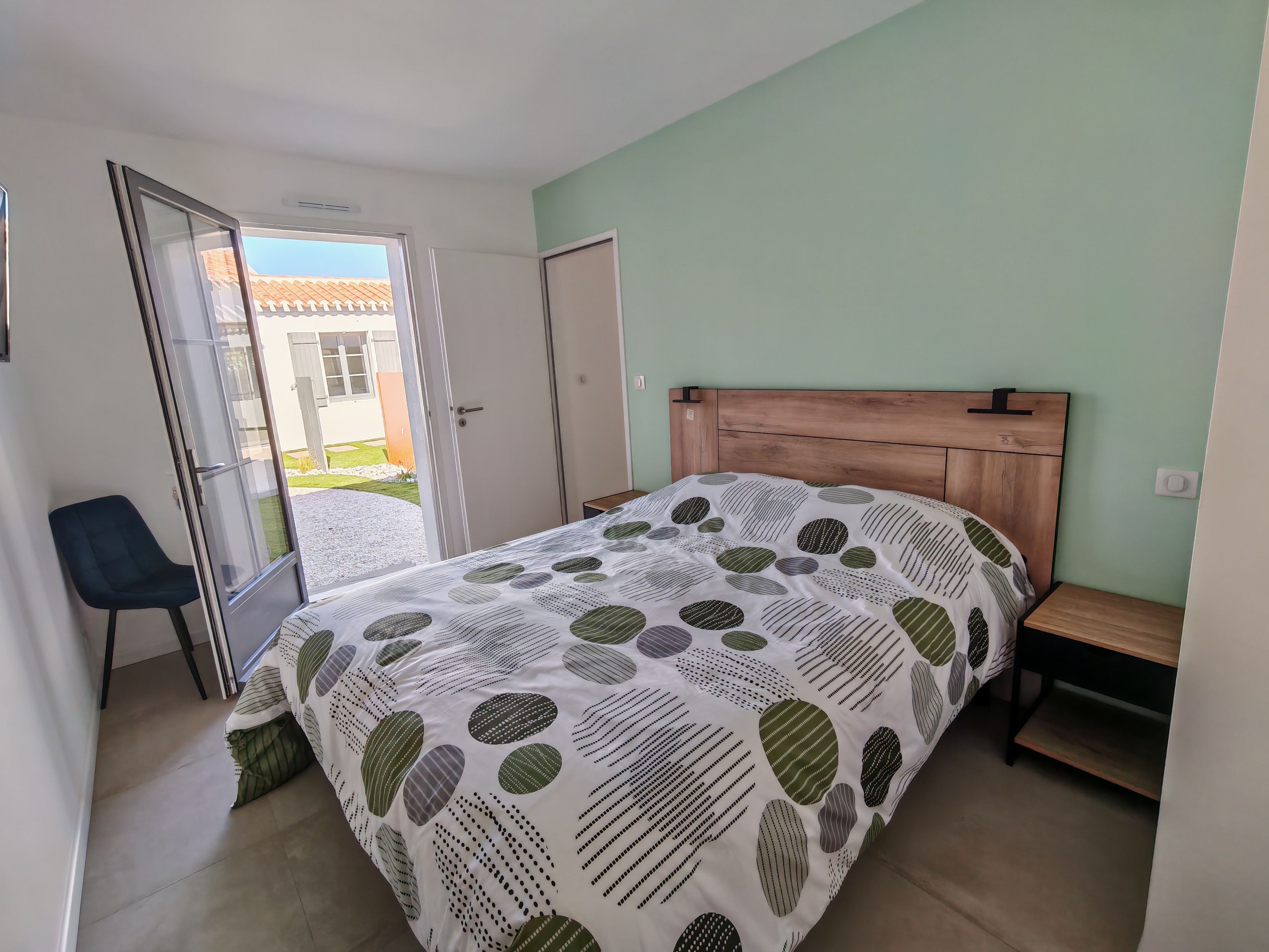 Bedroom with 160 cm bed - Left-hand night section