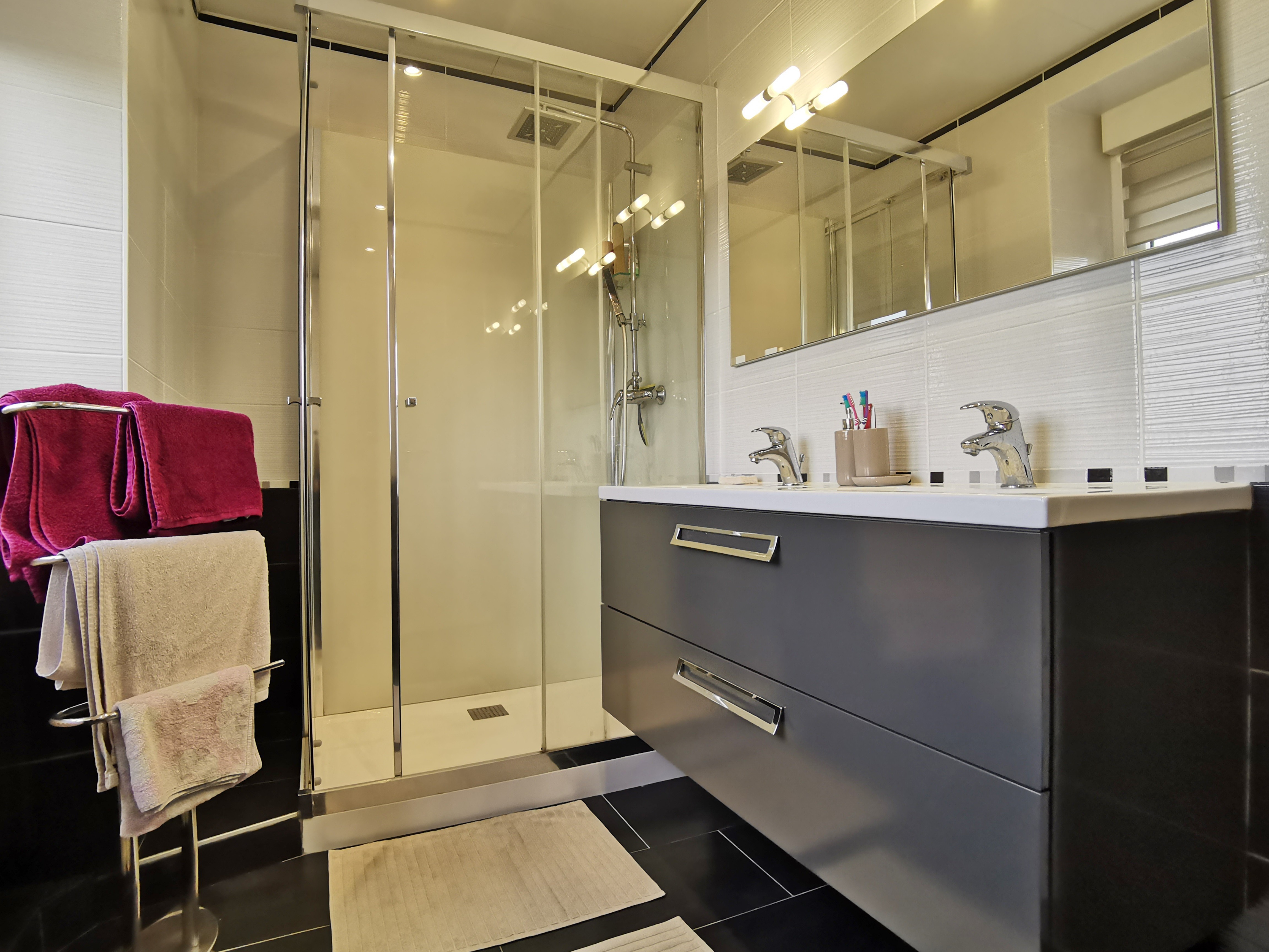 First floor: Shower room with WC