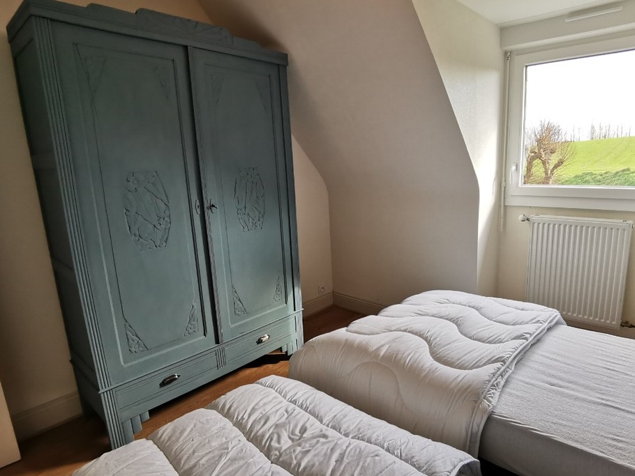 Chambre avec 2 lits 90 à l'étage