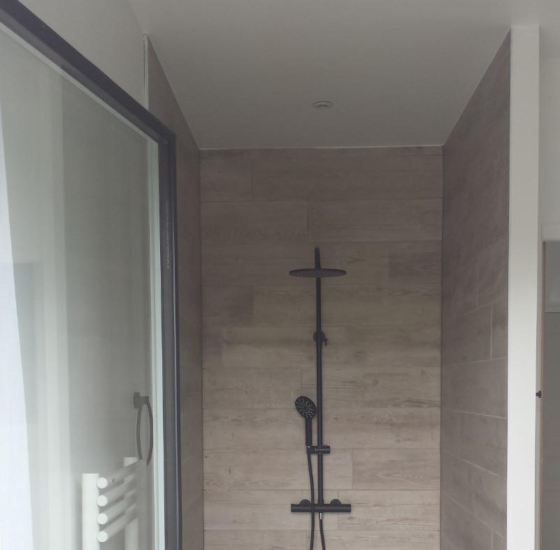 MELIKIAN, location, Paimpol, Salle d'eau 1er étage, la douche 150 x120