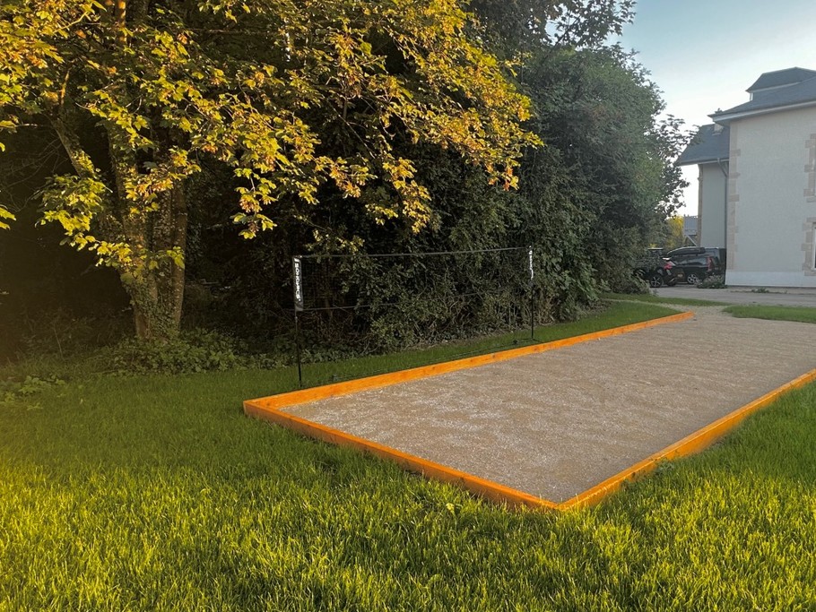 Une place pétanque est à votre disposition