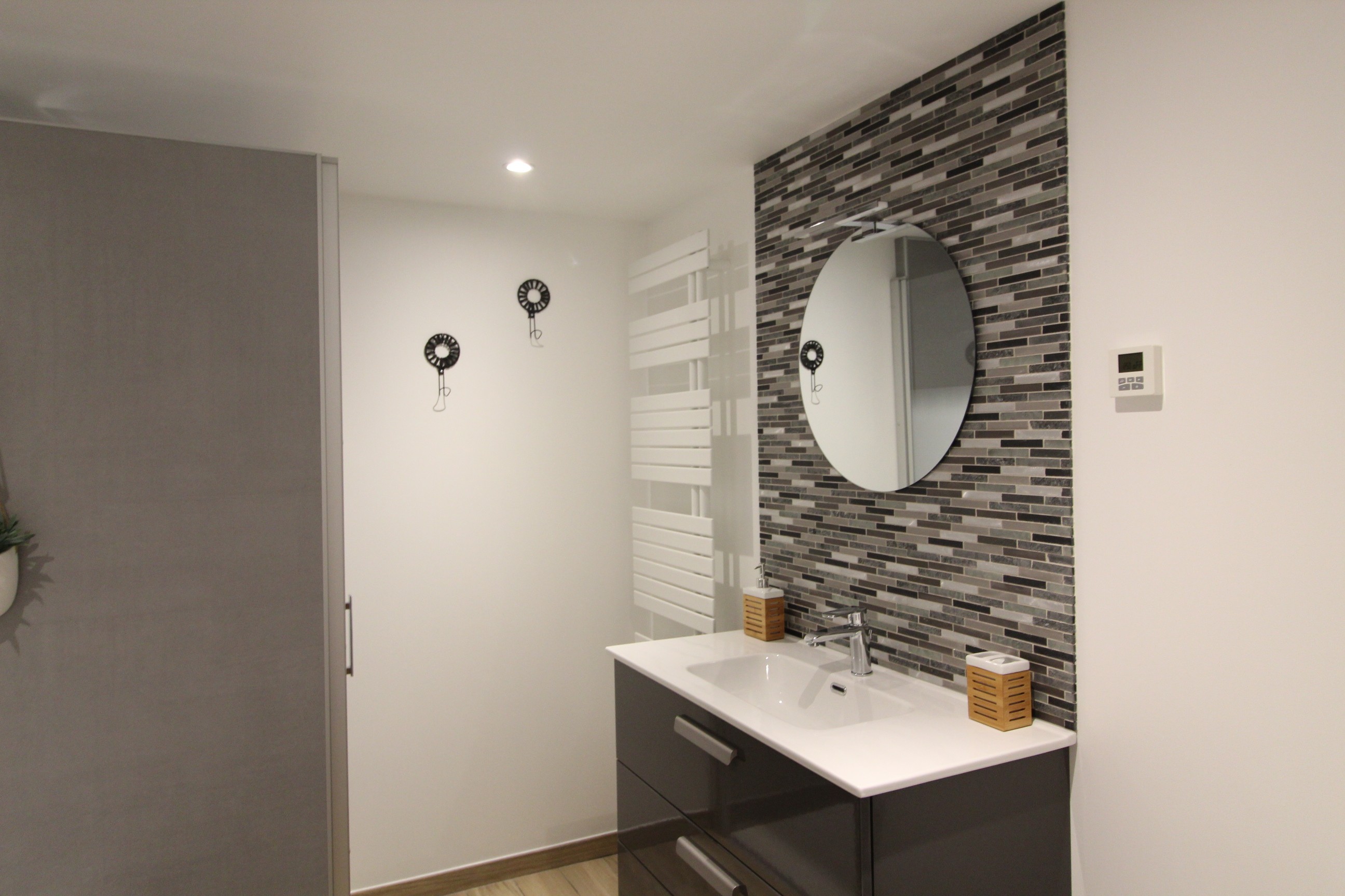 Salle de bain dans Chambre 3 RDC - Chalet Le Ménil