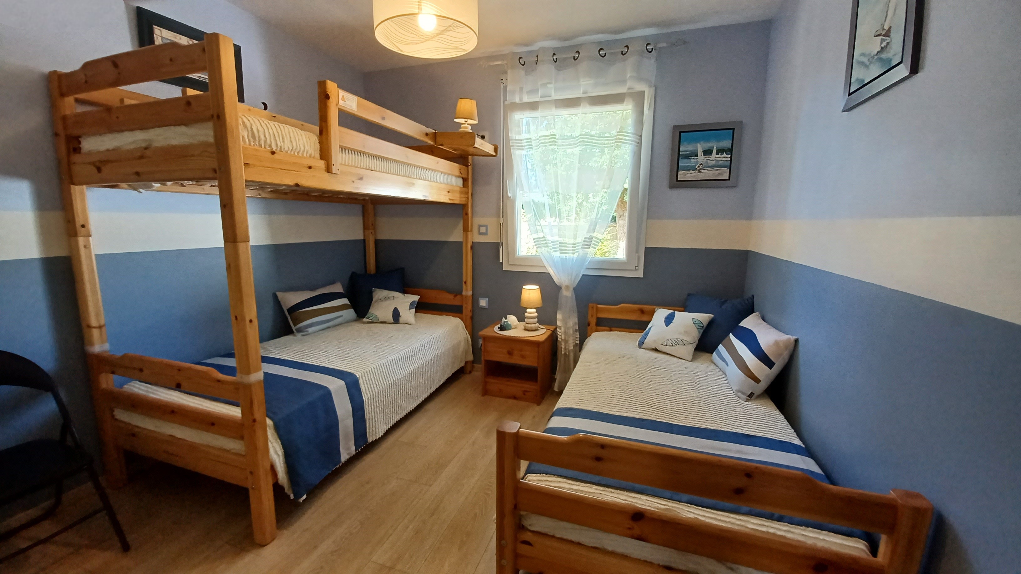 The second bedroom: 90 x 190 cm beds