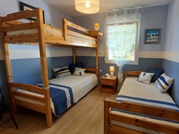 La chambre secondaire : lits de 90x190 cm